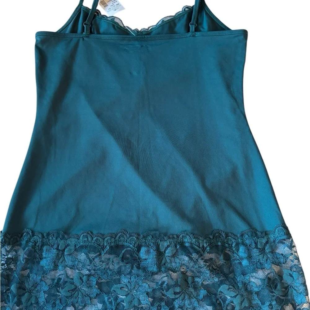 Studio Y Maurice’s 2 camisoles 1burgundy & 1 teal green with lace size Small - Picture 7 of 10